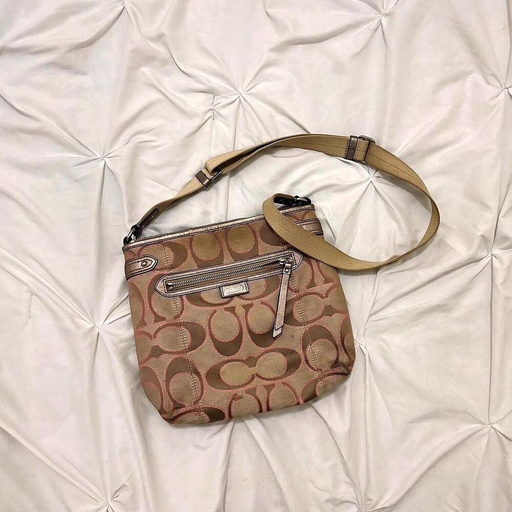 Coach Women's Beige Bag with Pink Interior